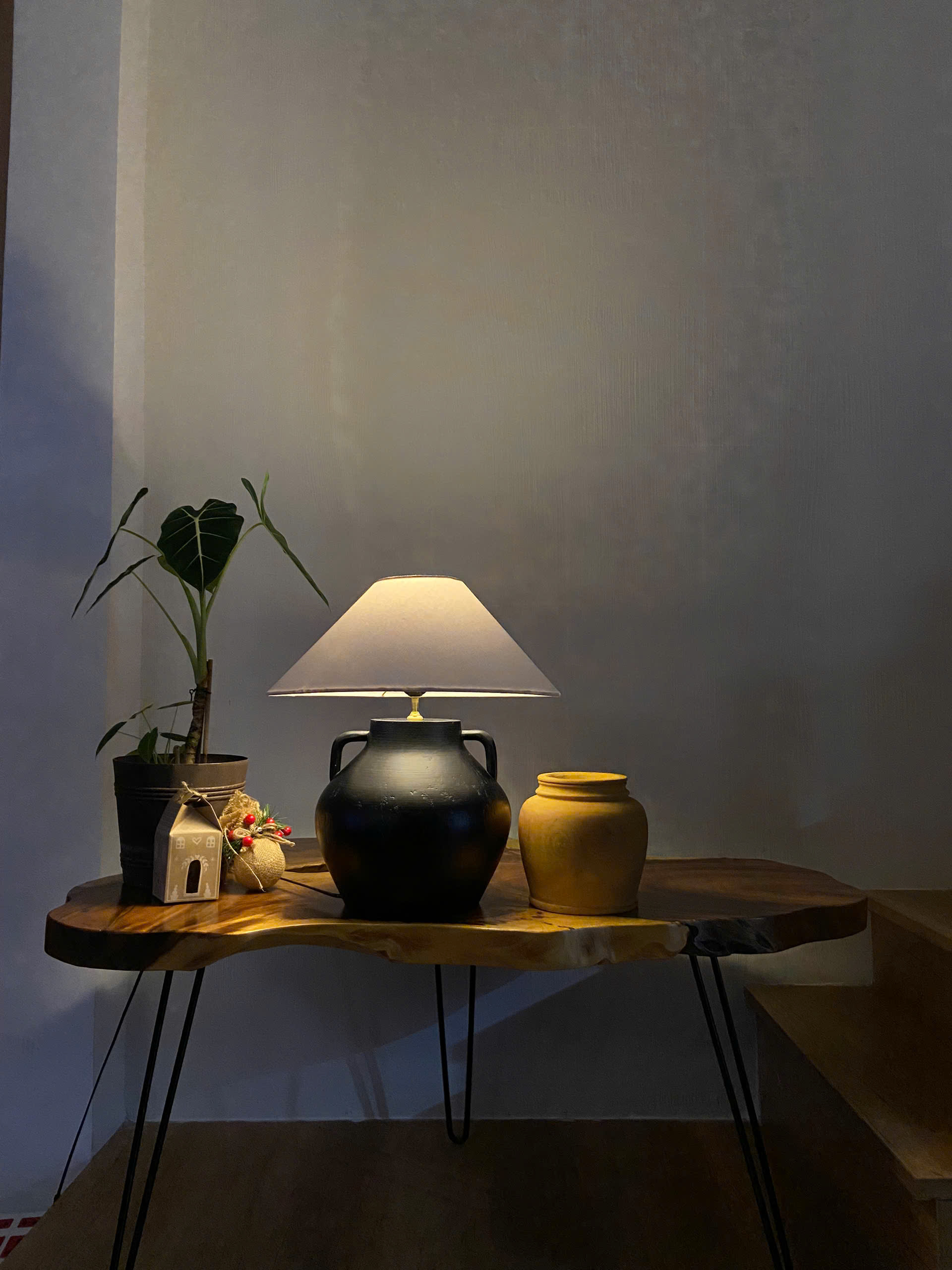 Đèn Bàn Gỗ Darkwood Amphora DT-0021 | An Lights