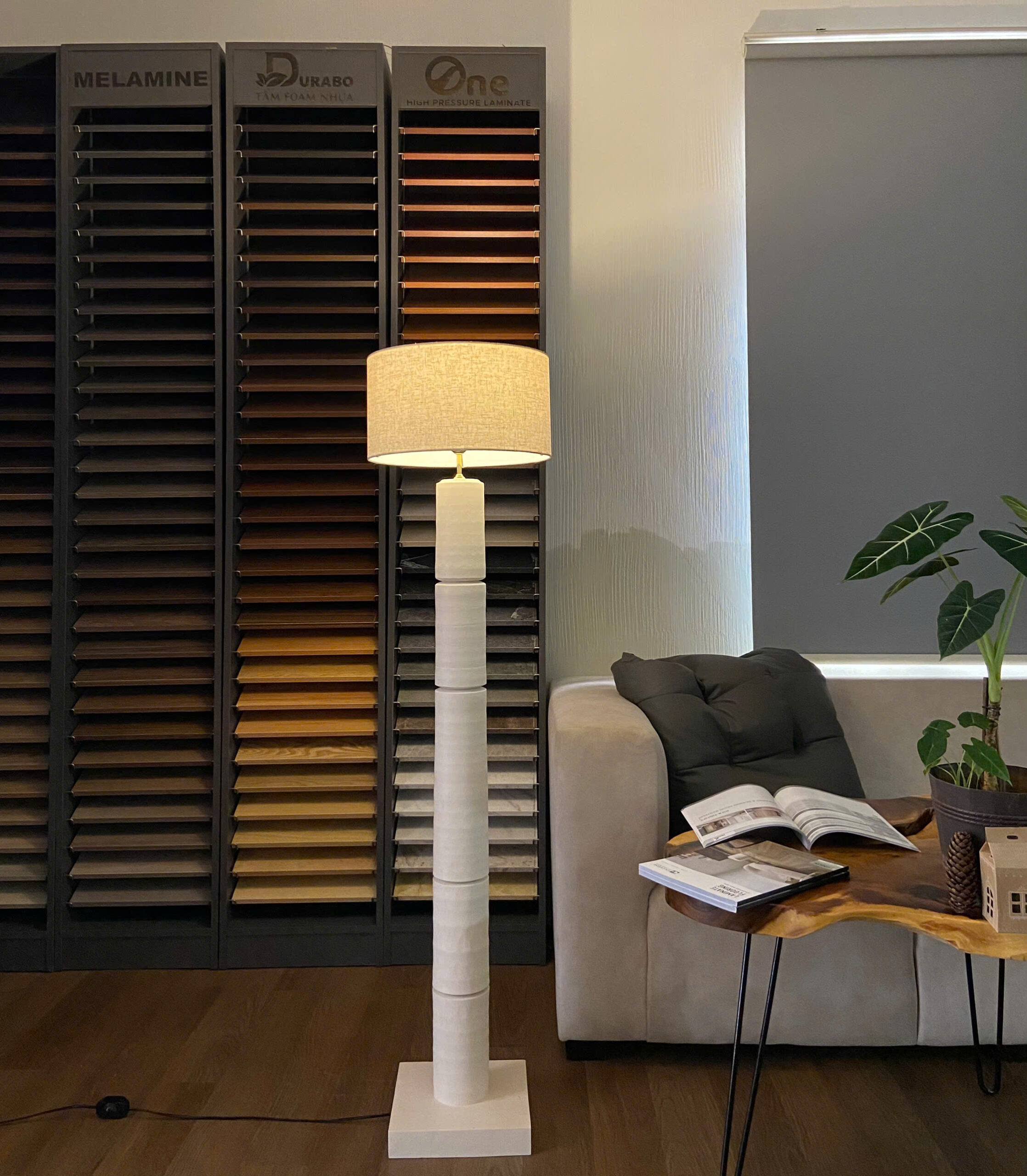 Đèn Sàn Gỗ Trắng Ivory Construct DS-0037 | An Lights