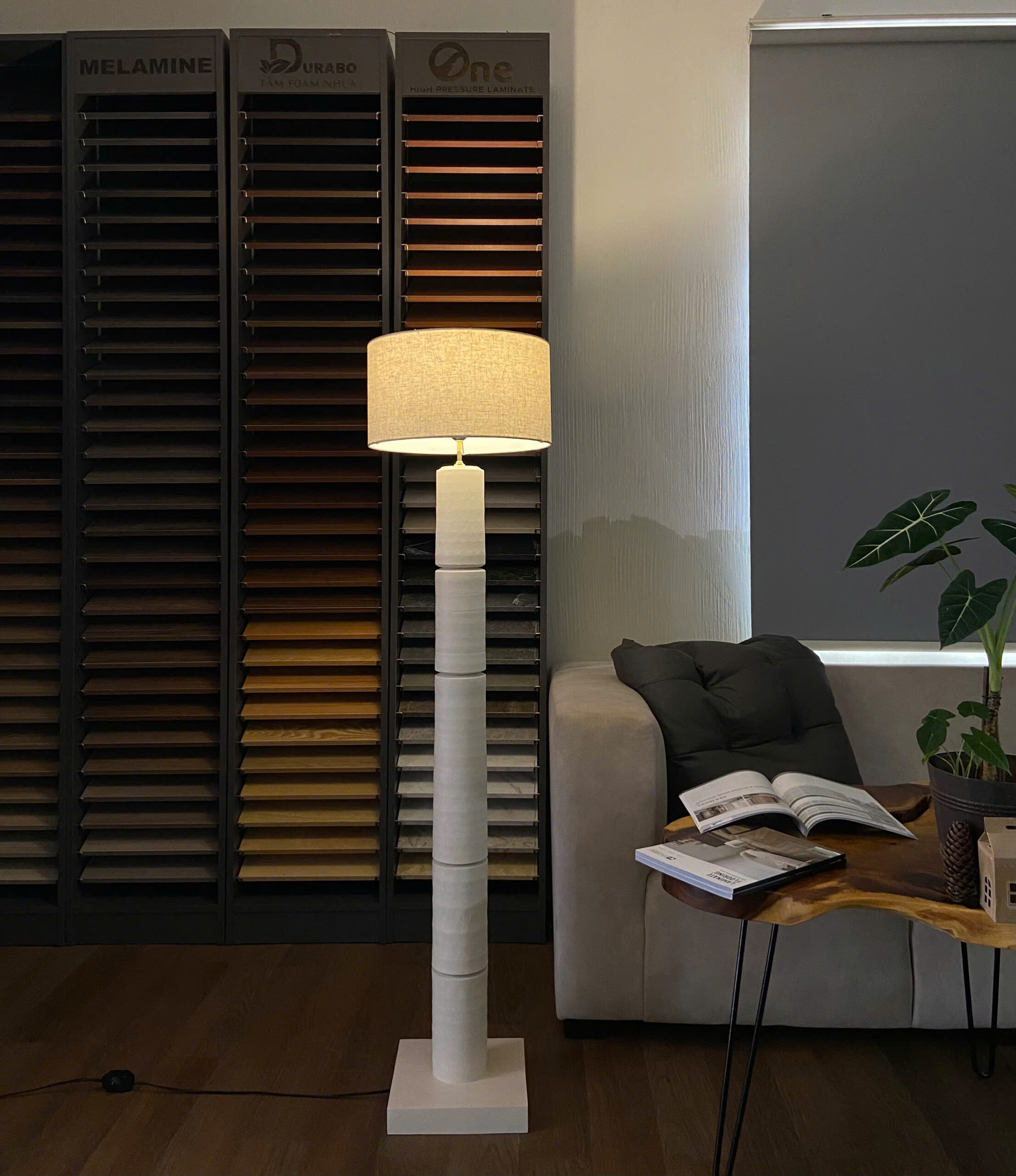 Đèn Sàn Gỗ Trắng Ivory Construct DS-0037 | An Lights
